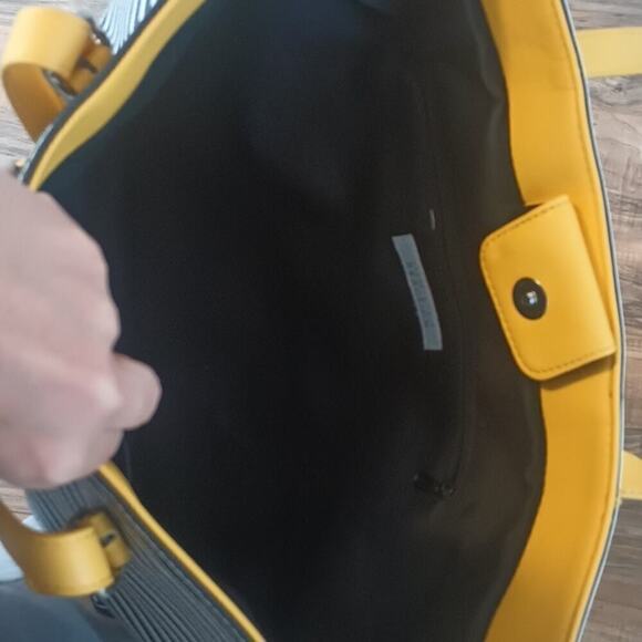 Large Kenneth Cole striped black and white tote bag - Picture 4 of 7